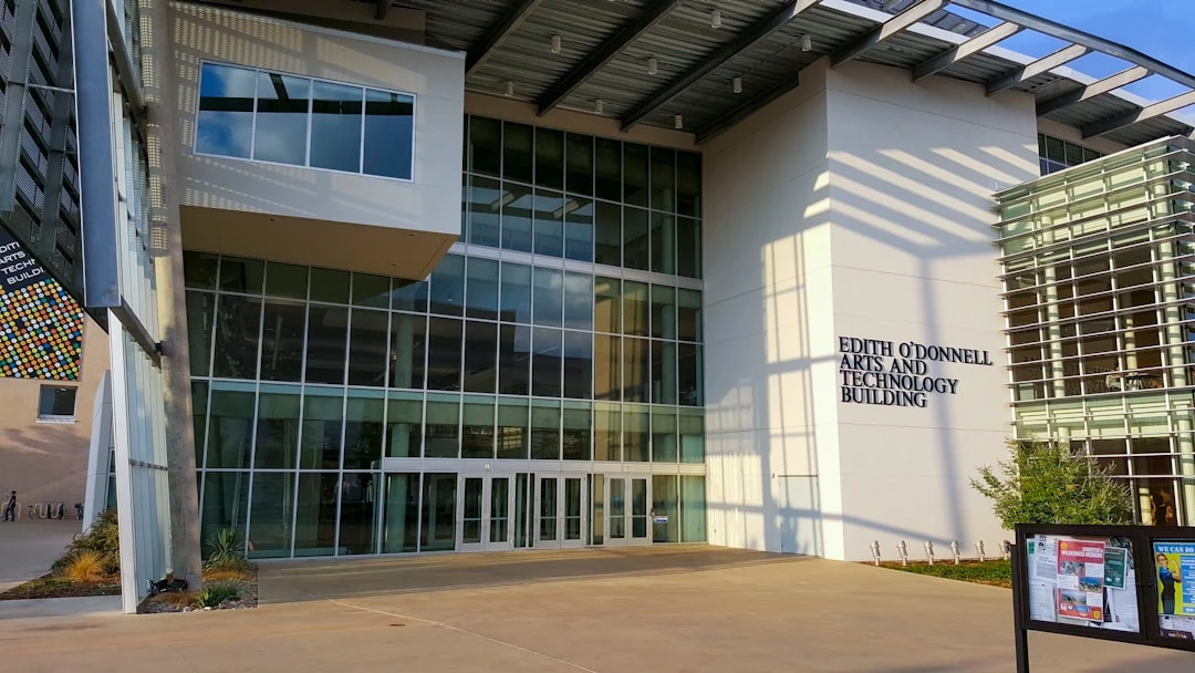 Du Học Mỹ ở Texas: Hướng Dẫn Thực Tế Chọn Trường, Chi Phí và Visa